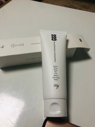 지지지 클린 퍼펙트 클렌징폼 120g — 5점을 준 리뷰어가 2022년 2월 올린 사용 사진