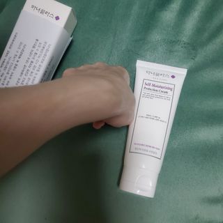 셀프 모이스처라이징 프로텍션 크림 셀프 모이스처라이징 프로텍션크림 — 5점을 준 리뷰어가 2022년 4월 올린 사용 사진
