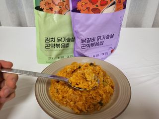 [푸딩팩토리] 요잇조잇 닭갈비 닭가슴살/김치 닭가슴살 곤약볶음밥 2종 (김치볶음밥 2개 닭갈비 볶음밥 1개) — 5점을 준 리뷰어가 2022년 8월 올린 사용 사진