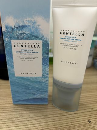 [스킨1004] 마다가스카르 센텔라 히알루-시카 워터핏 선세럼 50ml — 5점을 준 리뷰어가 2024년 5월 올린 사용 사진