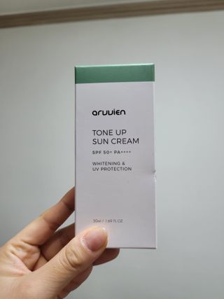 아르비엔 순한성분 비건 무기자차 톤업선크림 — 5점을 준 리뷰어가 2021년 1월 올린 사용 사진