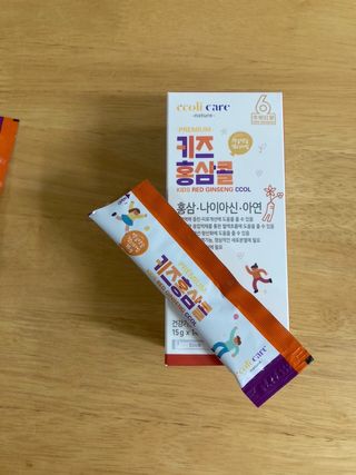 베거스코리아 [콜리케어] 키즈 홍삼콜리 딸기맛 14포 — 4.5점을 준 리뷰어가 2021년 10월 올린 사용 사진