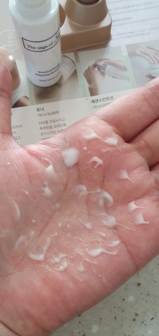 더사가오브수 [사가수] 효혜윤 보태니컬 에너지 에센스인로션 20ml /아이포올 스틱 3g — 5점을 준 리뷰어가 2023년 3월 올린 사용 사진