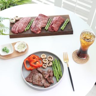 화룽 프리미엄 소고기 와규 mb9고마블 눈꽃살+부채살+등심 선물세트 — 4.5점을 준 리뷰어가 2022년 5월 올린 사용 사진