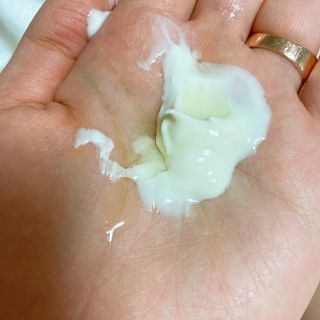 mom e 맘이 내추럴 베이비 케어 크림+바디오일 — 5점을 준 리뷰어가 2021년 1월 올린 사용 사진