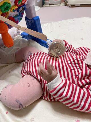 유비맘 젖병 빨대컵 다용도 홀더 1+1 _ 컬러 랜덤 발송 — 5점을 준 리뷰어가 2021년 1월 올린 사용 사진