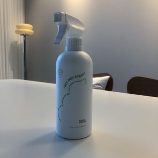 [푸푸몬스터] 비건 펫 데오 스프레이(탈취제) 500ml (유향/무향 택 1) — 5점을 준 리뷰어가 2022년 6월 올린 사용 사진