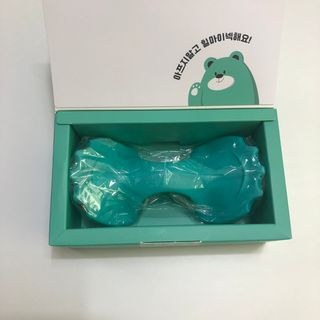 힐니스북 [힐마이넥]   거북목 통증완화를 위한 휴대용 목 안마기 — 5점을 준 리뷰어가 2022년 12월 올린 사용 사진