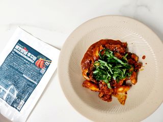 [푸딩팩토리] 불맛양념 쭈꾸미볶음 300G_엄선한 쭈꾸미원물과 양념이 신의 한수! — 5점을 준 리뷰어가 2022년 9월 올린 사용 사진