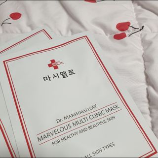 닥터마시멜로 마블러스 멀티 클리닉 마스크 — 4.5점을 준 리뷰어가 2021년 5월 올린 사용 사진