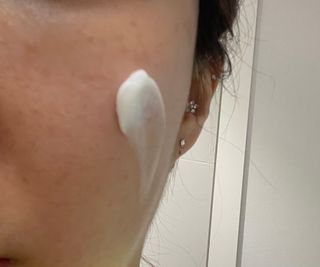 나우_ [리브엠]피부 속부터 겹겹이, 촘촘하게! 워터핏8중 수분착붙 크림 — 4.5점을 준 리뷰어가 2025년 2월 올린 사용 사진
