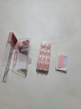 데싱디바 매직프레스 레귤러 스퀘어_6종 중 택 1 — 5점을 준 리뷰어가 2021년 10월 올린 사용 사진