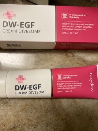 이지듀 DW-EGF 크림 다이브좀_콜라겐이 쏙쏙, 탄력피부로 다이빙 — 5점을 준 리뷰어가 2021년 2월 올린 사용 사진