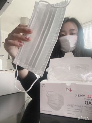 [엠메이데이] 엠쉴드 마스크KF-AD 화이트 50EA — 4점을 준 리뷰어가 2022년 2월 올린 사용 사진