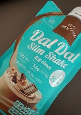 달달슬림쉐이크 [블로그]달달슬림 맛있는 단백질 쉐이크 파우치 다이어트 식사대용 프로틴 파우더 보충제 — 5점을 준 리뷰어가 2025년 9월 올린 사용 사진