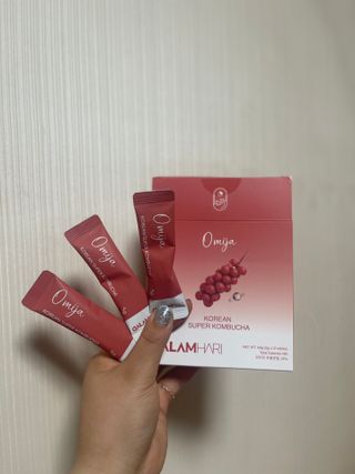 달람하리 DALAMHARI [미.친.탄.산.] 과즙 듬뿍 청량한 탄산 습관 15kcal 슈퍼콤부차 (오미자 / 유자 / 매실 택1) — 4점을 준 리뷰어가 2022년 8월 올린 사용 사진