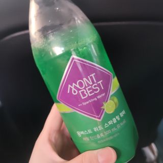 몽베스트 Montbest with Sparkling water Lime20병 — 5점을 준 리뷰어가 2021년 10월 올린 사용 사진