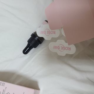 라라로즈데이 시즌2 천연 아로마오일 Y존 케어 속옷향수 이너퍼퓸 5ml  여성의 자존감을 UP시키자 — 5점을 준 리뷰어가 2021년 10월 올린 사용 사진
