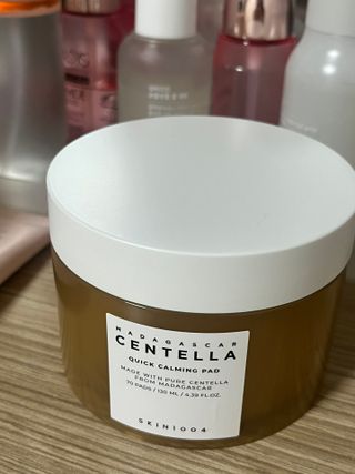 스킨1004 [SKIN1004] 마다가스카르 센텔라 퀵 카밍 패드 70매 130ml — 5점을 준 리뷰어가 2024년 9월 올린 사용 사진