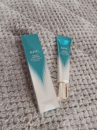[NEW 탄력유턴 아이크림] AHC 유스 래스팅 리얼 아이크림 포 페이스 — 5점을 준 리뷰어가 2021년 3월 올린 사용 사진