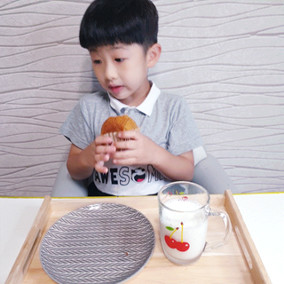 롯데제과 Vbread 포카치아식빵1개 + 미니식빵 1개 + 머핀 2개 세트 — 5점을 준 리뷰어가 2021년 9월 올린 사용 사진