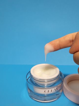 프리마인 바르기만 하면 철벽 스킨케어+24시간 마스크팩 효과. 셀라브 리제너레이팅 시스템 부스터+크림 세트 — 5점을 준 리뷰어가 2023년 7월 올린 사용 사진