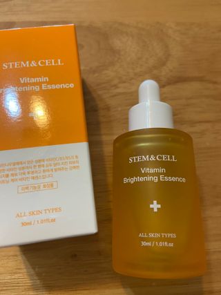체르엠 스템앤셀 비타민 브라이트닝 에센스 30ml 1개 — 3.5점을 준 리뷰어가 2021년 10월 올린 사용 사진