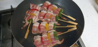 [다물꼬치] 삼겹새우롤꼬치 5개입 350g  + 데리야끼소스 120g + 매운고추소스 120g — 5점을 준 리뷰어가 2021년 10월 올린 사용 사진