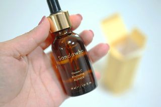 스킨큐어 산다화 비타민c 화이트닝 에센스 30ml — 5점을 준 리뷰어가 2023년 10월 올린 사용 사진