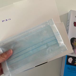 건강누리인터내셔날 (마스크 특집) 7DAYS 컬러마스크 (컬러7매)+ KMC 프리미엄 덴탈마스크(50매) — 4.5점을 준 리뷰어가 2022년 7월 올린 사용 사진