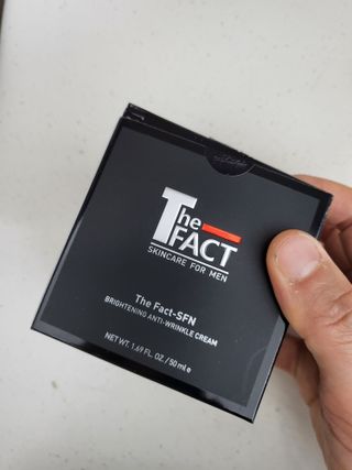 The Fact 더팩트 에스에프엔 브라이트닝 안티 링클 크림 50ml — 4.5점을 준 리뷰어가 2022년 7월 올린 사용 사진