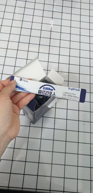 자연에온 아르긴포스 L-아르기닌 5555mg 스틱 15개입 1박스 — 5점을 준 리뷰어가 2021년 4월 올린 사용 사진