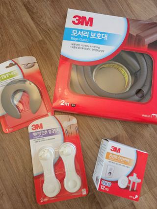 3M 유아안전 4종세트-전기소켓커버 + 모서리보호대 + 서랍안전잠금장치 + 문닫힘보호대 — 5점을 준 리뷰어가 2024년 5월 올린 사용 사진