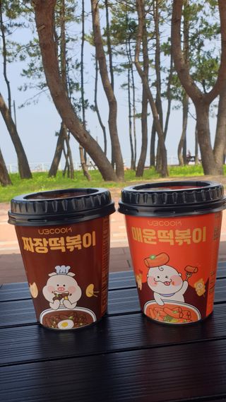 유비쿡 컵떡볶이 매운컵떡볶이2개/ 짜장컵떡볶이 2개  총 4개세트 — 5점을 준 리뷰어가 2021년 7월 올린 사용 사진