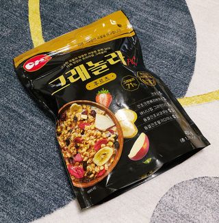 씨알푸드 씨알로 그래놀라 2종 후르츠+크랜베리 아몬드 — 5점을 준 리뷰어가 2022년 7월 올린 사용 사진