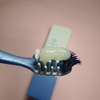 [심폐소생소] 무불소 임산부 천연 치약 — 4점을 준 리뷰어가 2021년 10월 올린 사용 사진
