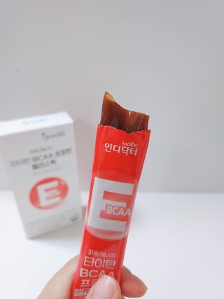 [인디닥터] 타이탄 BCAA 프로틴 젤리스틱 — 4.5점을 준 리뷰어가 2022년 4월 올린 사용 사진