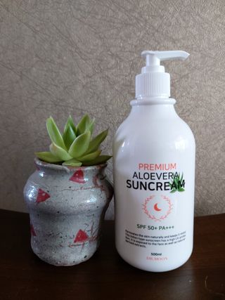 [닥터문] 프리미엄 알로에베라 선크림 500ml — 4.5점을 준 리뷰어가 2022년 7월 올린 사용 사진