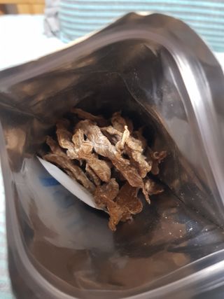 [보헤리] 국내산 강아지 육포간식 바삭 64 2종 — 5점을 준 리뷰어가 2022년 4월 올린 사용 사진