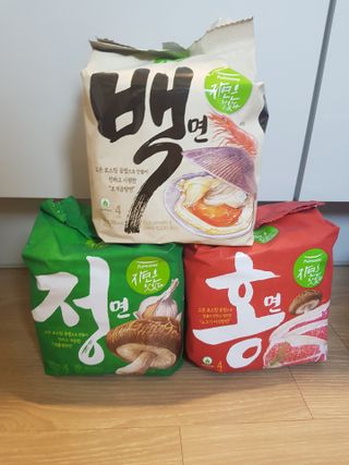 [풀무원] 자연은맛있다 정면, 백면, 홍면  세트 — 5점을 준 리뷰어가 2021년 4월 올린 사용 사진