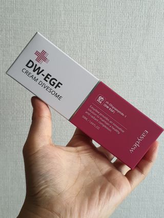 이지듀 DW-EGF 크림 다이브좀_콜라겐이 쏙쏙, 탄력피부로 다이빙 — 4점을 준 리뷰어가 2021년 2월 올린 사용 사진