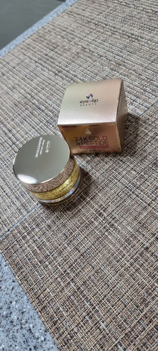 아이앤립 / EYENLIP 아이앤립 24K 골드 N 펩타이드 앰플 크림 — 5점을 준 리뷰어가 2021년 4월 올린 사용 사진