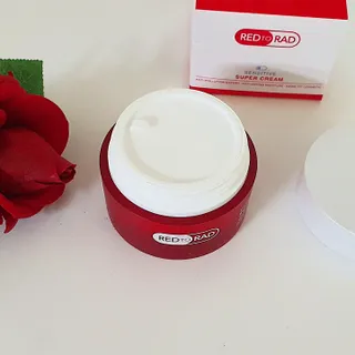 레드투래드 센서티브 슈퍼 크림 50ml — 5점을 준 리뷰어가 2021년 10월 올린 사용 사진