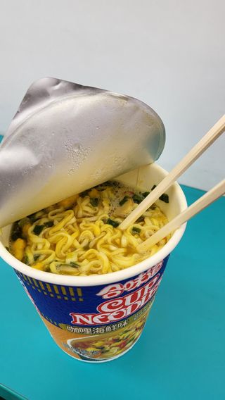 NISSIN 닛신 컵누들  4종 - 씨푸드오리지날, 씨푸드 스파이시, 씨푸드 커리, 씨푸드 XO소스 — 4.5점을 준 리뷰어가 2022년 5월 올린 사용 사진