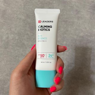 리더스코스메틱 리더스 카밍 바이오틱스 선 에센스 SPF 50+ PA++++ — 4.5점을 준 리뷰어가 2022년 8월 올린 사용 사진