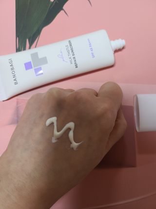 바노바기 코스메틱 바노바기 밀크씨슬 리페어 시카 선스크린 플러스 50ml — 5점을 준 리뷰어가 2023년 3월 올린 사용 사진