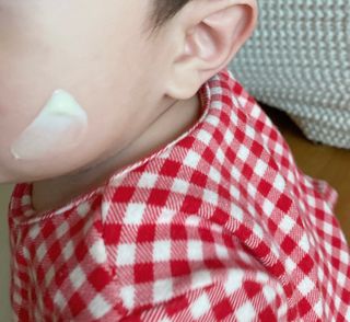mom e 맘이 내추럴 베이비 케어 샴푸앤바스+로션 — 5점을 준 리뷰어가 2021년 1월 올린 사용 사진