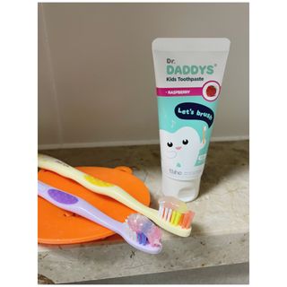 닥터데디스 안심저불소 키즈치약 (라즈베리, 청포도향 중 택 1) 60g +  여행용 미니 치약 15g — 5점을 준 리뷰어가 2022년 8월 올린 사용 사진