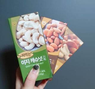 짜먹는 이지견과 짜먹는 이지아몬드, 짜먹는 이지허니피넛, 짜먹는 이지캐슈넛 각 10g X  10포 — 5점을 준 리뷰어가 2021년 1월 올린 사용 사진