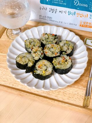 해풀잎 누구나 김밥*1ea [(혼합야채 35g *1ea,  김밥김 (5g, 5ea),  양념간장 (6g, 5ea), 참기름(5g, 2ea)] — 5점을 준 리뷰어가 2022년 8월 올린 사용 사진